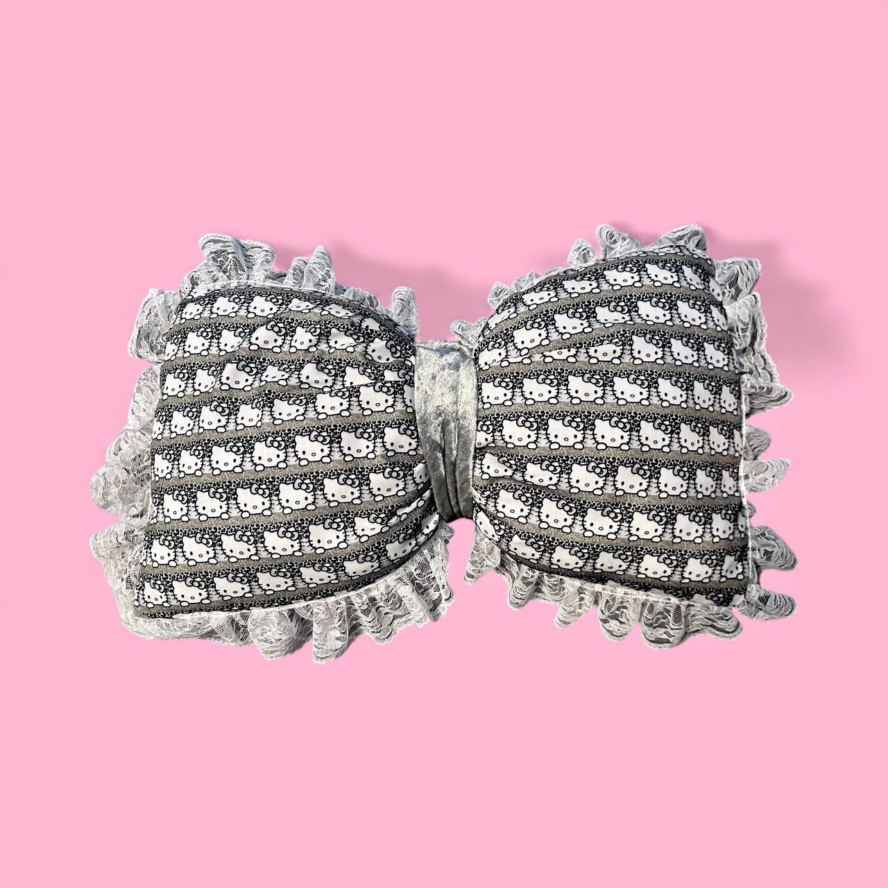 Hello Kitty - Leopard Print Bow Shaped Pillow